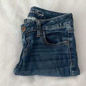 American Eagle size 0
Gently usedd. 
Stretchy jeans
#392A